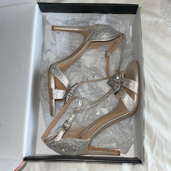 INC Rainor Butterfly T-Strap Evening Sandals - Picture 8 of 8